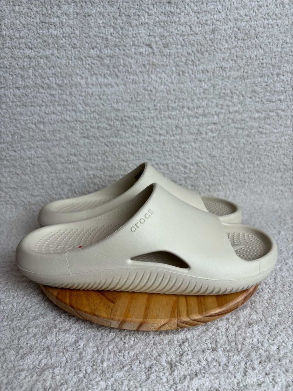 Crocs Mellow Recovery Slides Unisex M9 W11 In Bone‎ Ivory Comfort Like New
